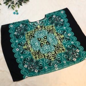 ~Chico’s poncho style top! 🖤